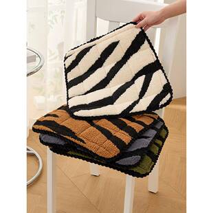 冬季坐垫椅子办公室久坐屁股垫加厚斑马纹垫子软垫家用餐桌座椅垫