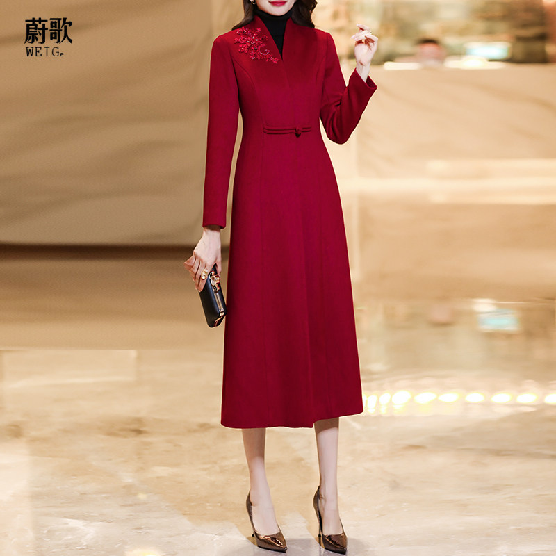 酒红色毛呢外套喜婆婆春秋2024新款时尚减龄风衣气质修身长款大衣