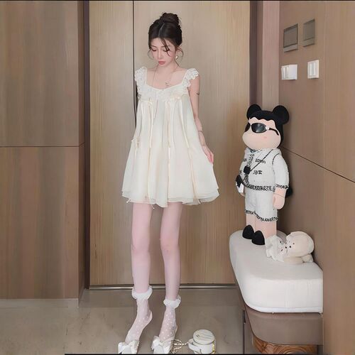 小个子甜美减龄无袖蓬蓬短裙女夏季2025新款独特漂亮温柔风连衣裙