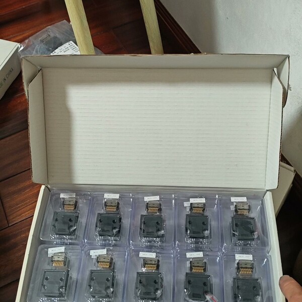 议价scsi-26p,sm-26l全新全镀金插头,一盒30个