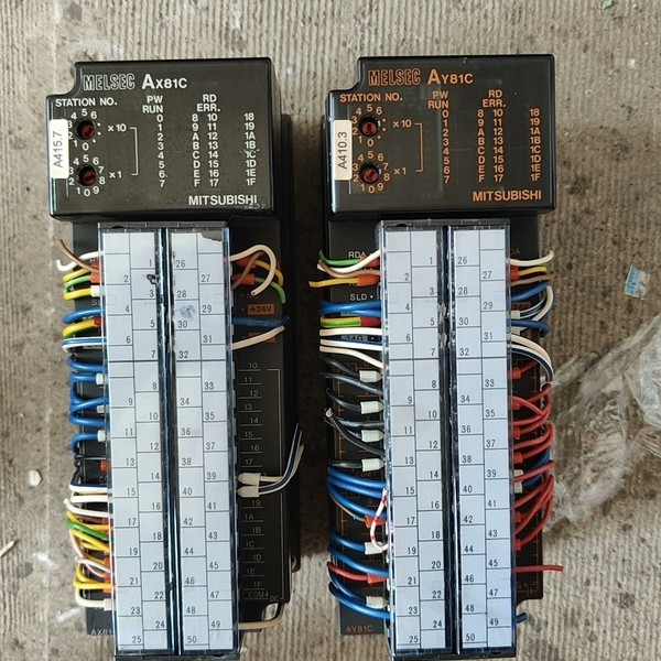 Mitsubishi PLC模块，型号AX81C和AY81C
