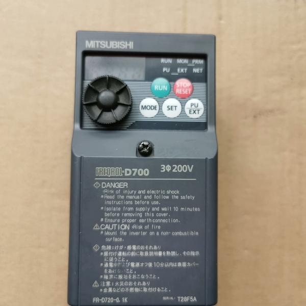 FR-D720-0.1K三菱D700变频器
