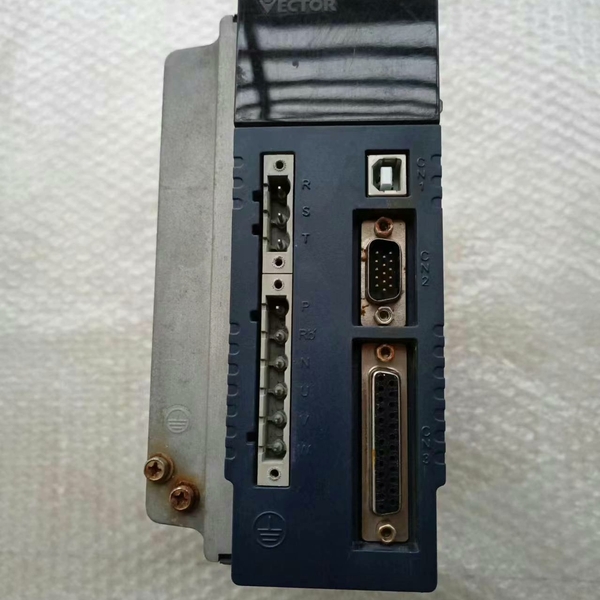 J259*VECTOR伺服驱动器 VEC-VB-2R2M33【议价】