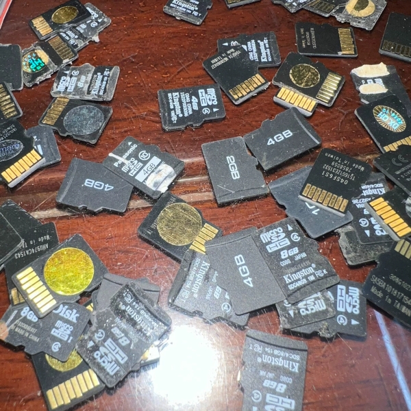 TF卡，内存卡。1G起，2g. 4g。8g，拆机质量好，