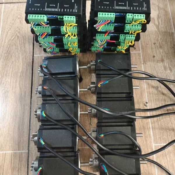 议价57步进电机套装DM556C步进电机驱动器，功能正常，实物拍