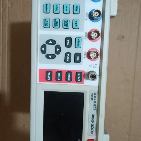 胜利VC4090B，通电不显屏当配件处理，成色如图实物拍摄，