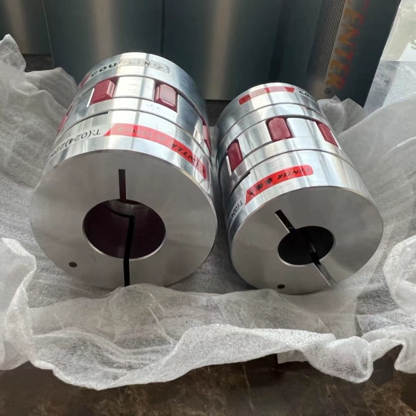 森德爾聯(lián)軸器，全新未使用。型號(hào) CS2898?25B1/?2