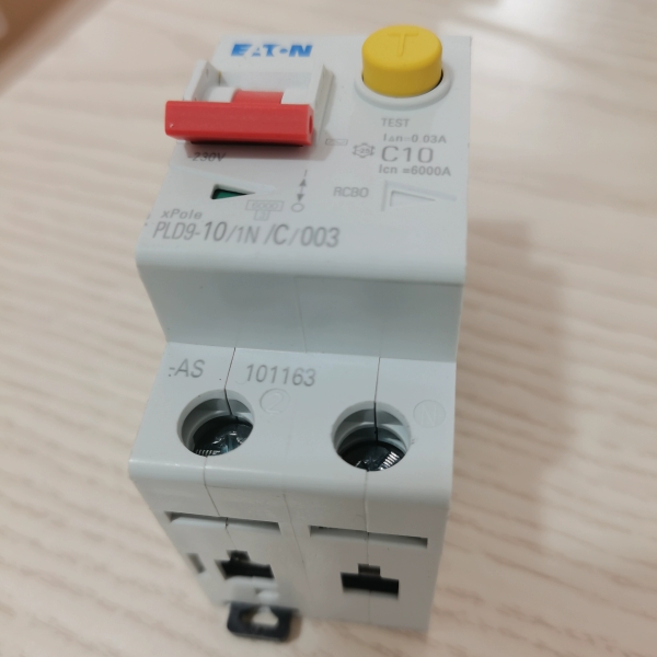 PLD9-10/1N/C/003一体式电子式漏电保护断路器