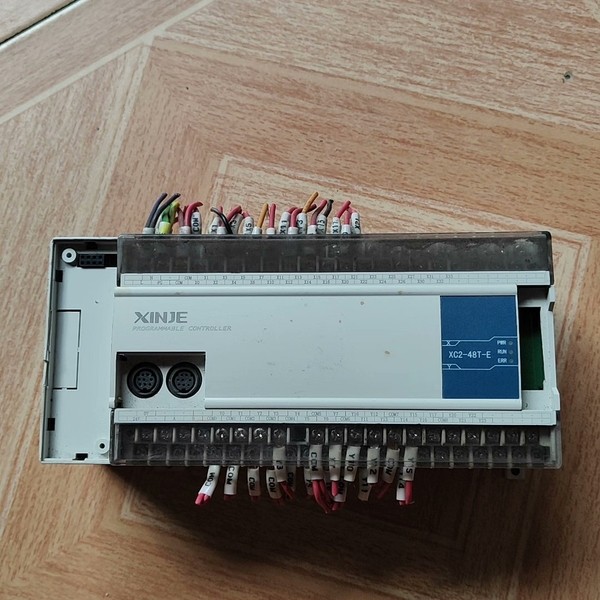 议价信捷PLC可编程控制器XC2-48T-E，成色如图所示，功能