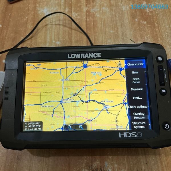 劳伦斯探鱼器LOWRANCE  老款 HDS9 过来