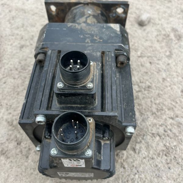 GYG102C5-RG2 伺服电机 这是专用的 自带新宝议价也可维修