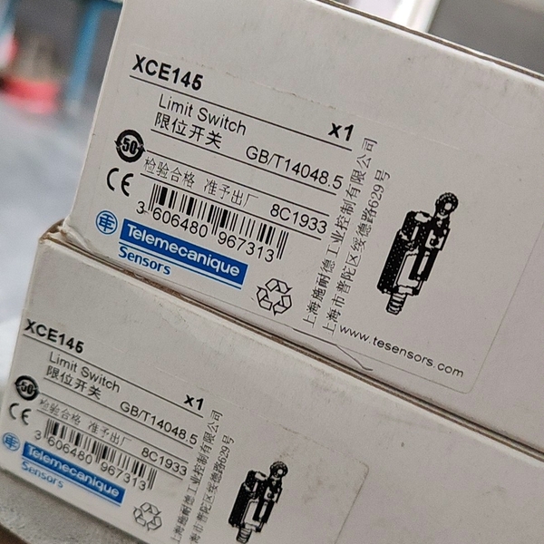 [维修]Schneider 限位开关 XCE145