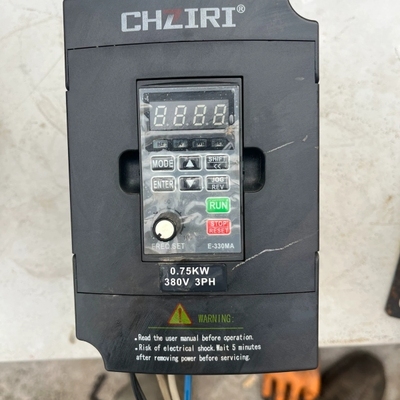 紫日变频器 ZVF330-M0R7T4S 0.75 功能包好【议价】