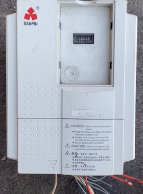 三品变频器SANP-2.2G/3.7P 380v 2.2kW