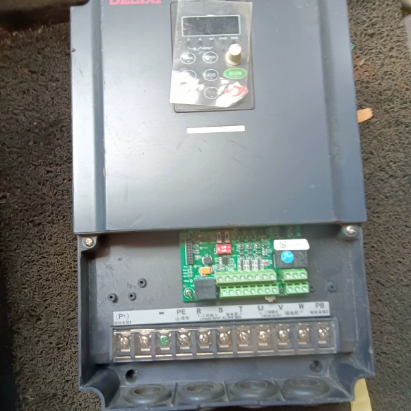 德力西变频器CDI-E180G5R5/P7R5T4B，5.5（请询价）