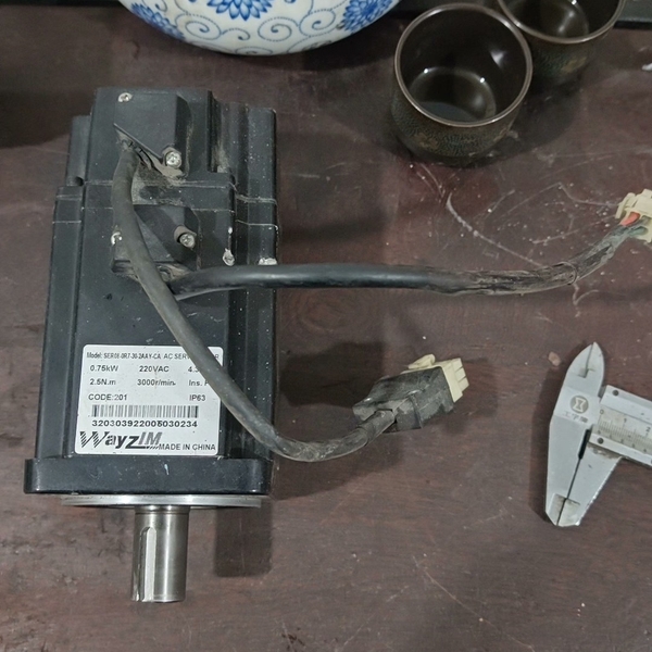 议价中科微至伺服电机750w，型号ser08-0r7-30-2a