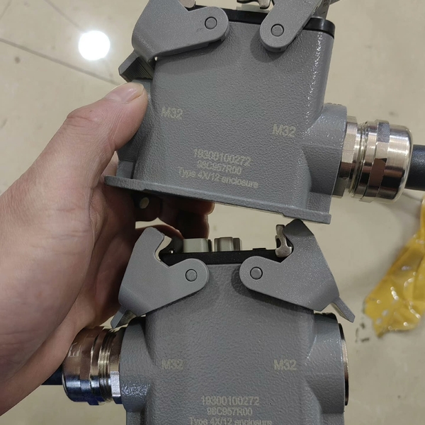 库卡技能专用重载插头1930010027298C957R00（请询价）