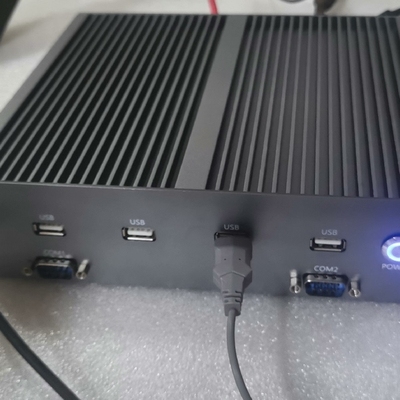 威沃工业工控机 VBOX-100 SH，实物拍摄，正常使用拆