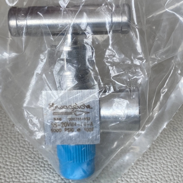 SS-20VM4-F4-A世伟洛克不锈钢整体式阀帽角型针阀，