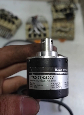 议价光洋编码器，TRD-2TH2500V，，成色如图，拆