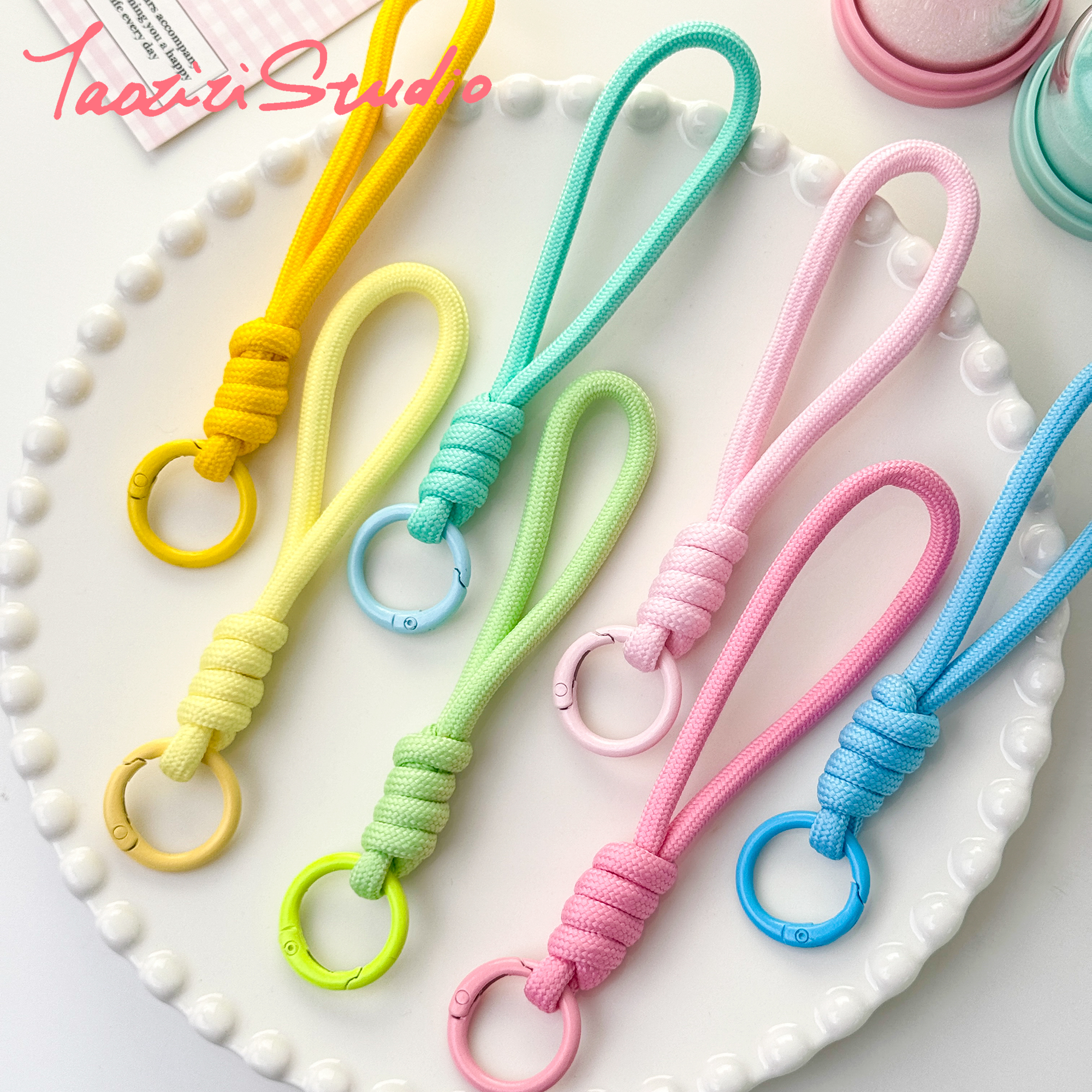 伞绳编织包包挂饰钥匙扣手机玩偶挂件个性防丢锁环撞色手腕失手绳