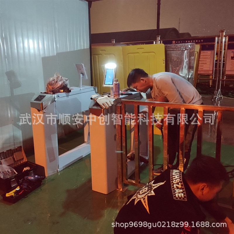 武汉工人劳务实名制管理平台工地三辊闸人脸识别闸机厂家送装一体
