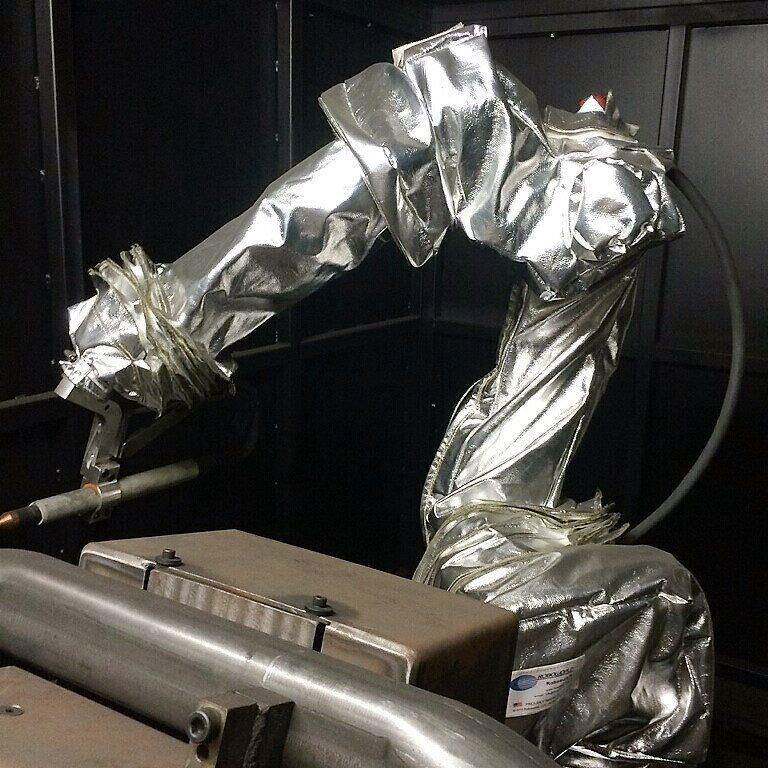 冶金行业机器人手臂套耐温工业机械臂防护衣防飞溅防烫防护罩衣