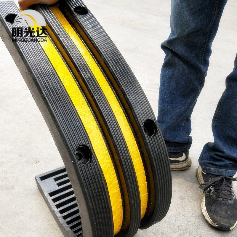 橡胶防撞条 防撞块 反光防撞条 交通设施产品墙面防撞板,五金/工具,减速带减速垄,淘宝优惠券,粉丝福利购,淘宝优惠卷