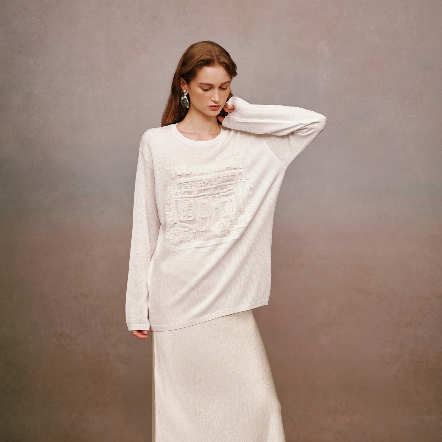 星纱提花宽松女针织衫早秋毛衣