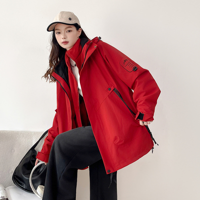 可拆卸内胆三合一冲锋衣