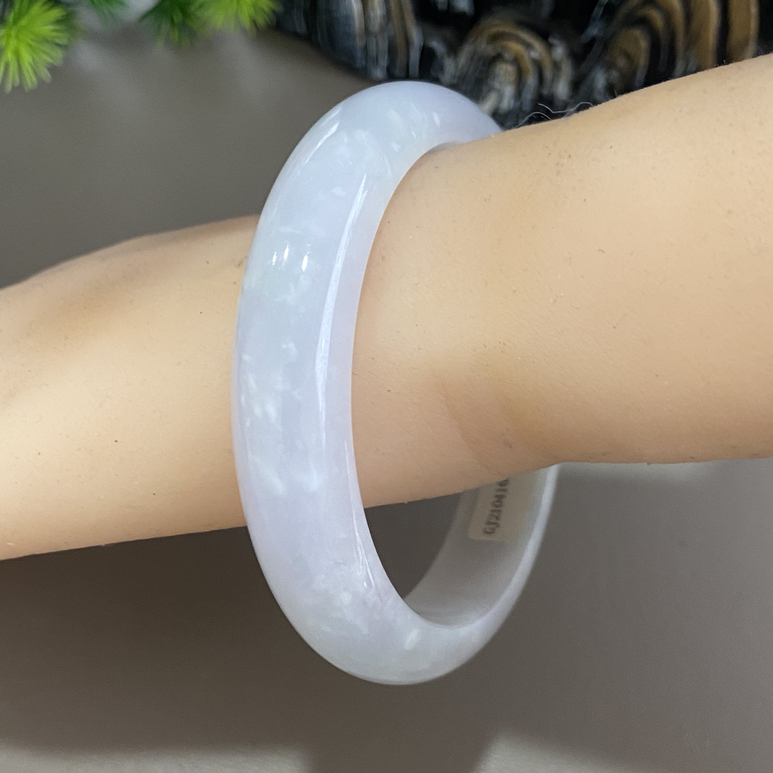 天然缅甸翡翠手镯57冰糯种浅绿白月光玉镯子58老坑a货带证书0168