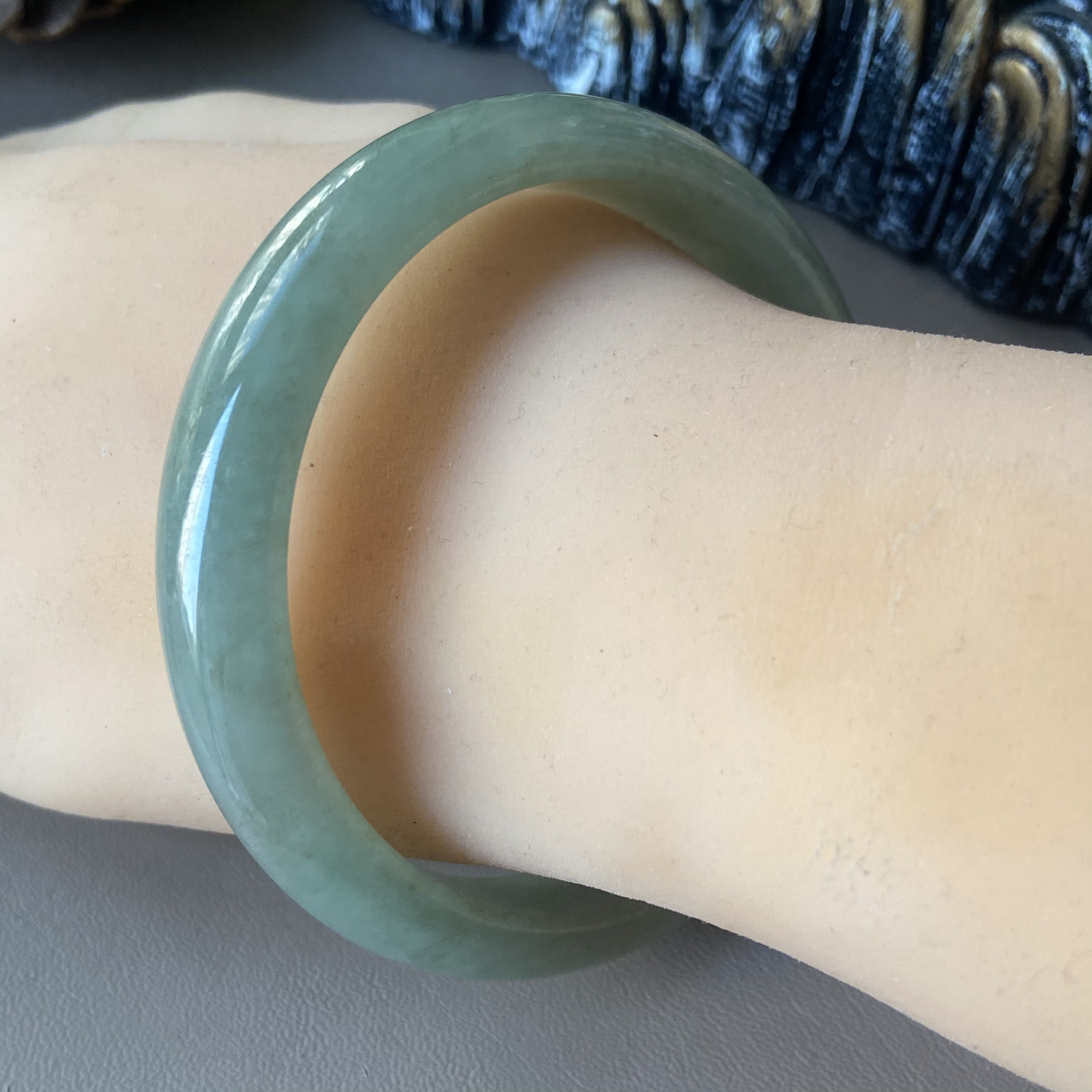 天然缅甸翡翠手镯61特大号冰种满绿浅绿玉镯子老坑a货0211带证书