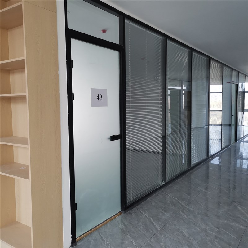 86钢化玻璃隔断 办公室玻璃隔断全铝屏风隔断 铝合金百叶隔断单玻