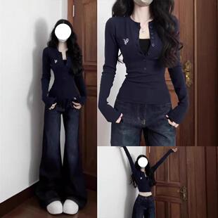 正肩纽扣长袖T恤女2025秋季内搭短款打底衫美式辣妹修身显瘦上衣