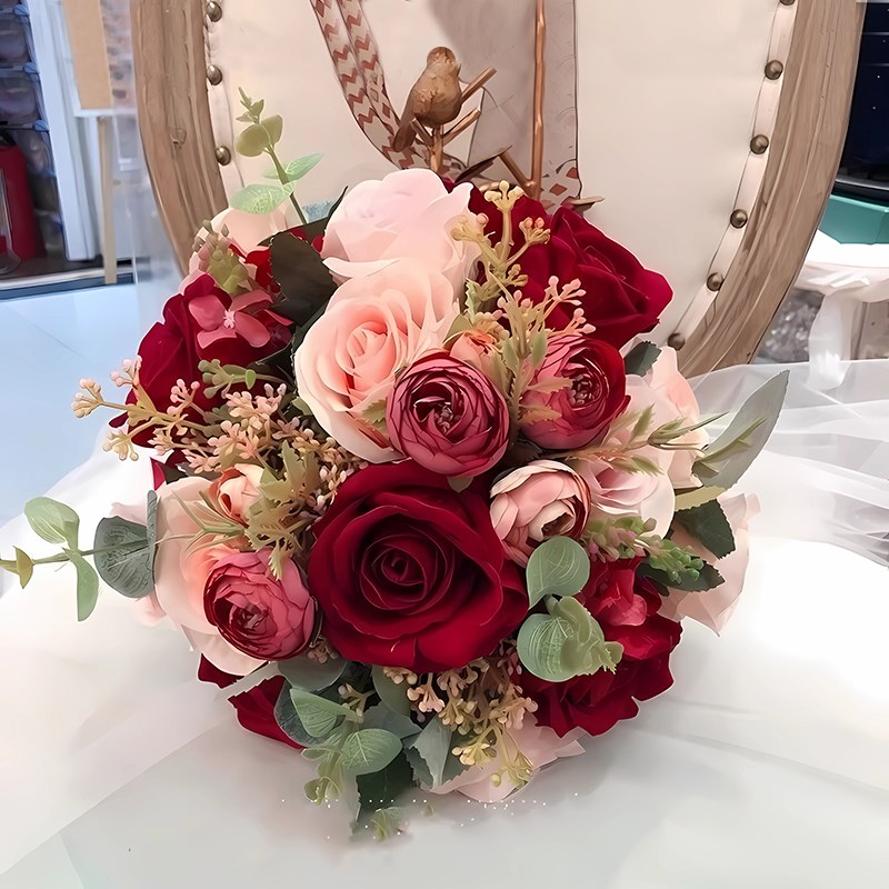 红色玫瑰手捧花新娘结婚森系仿真花道具影楼婚庆轻奢伴娘花束