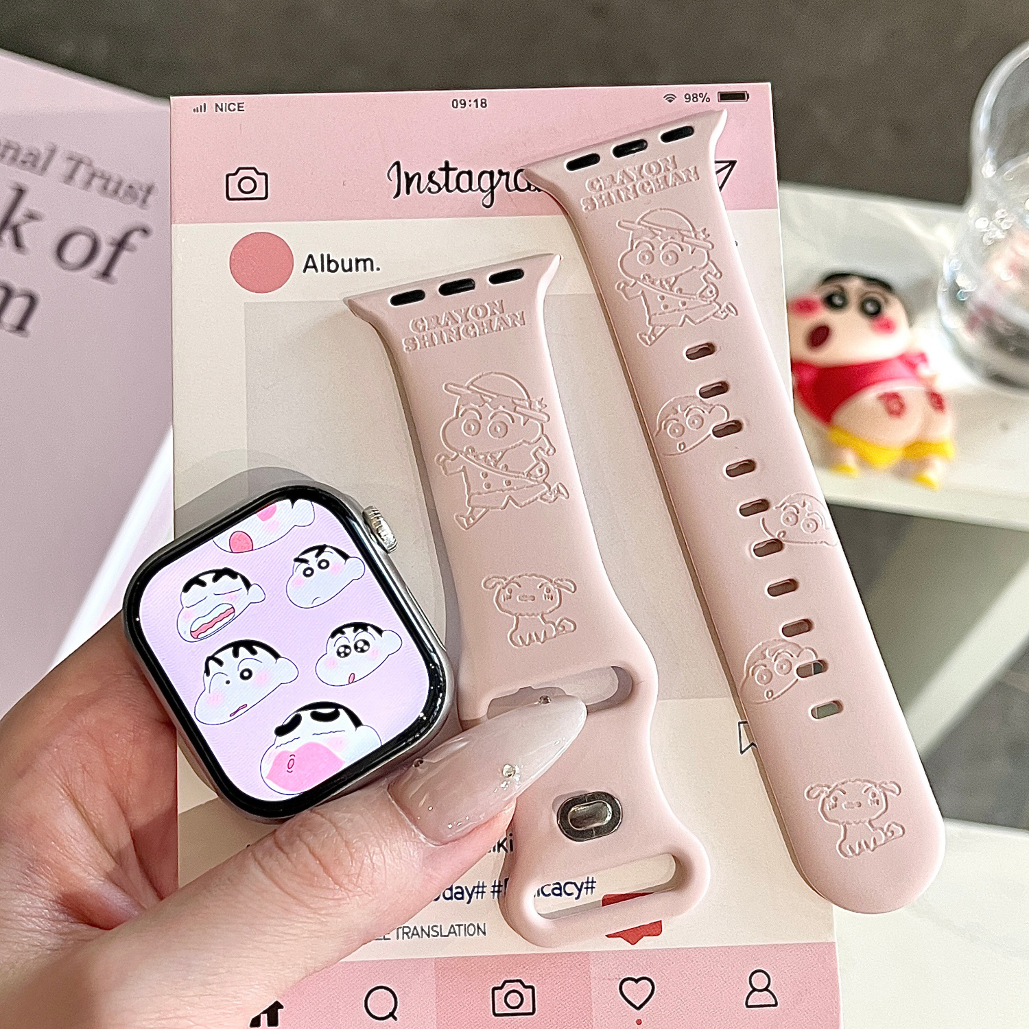 蜡笔小新适用苹果手表表带iwatchS11/10/9硅胶Apple粉色2ultra/SE