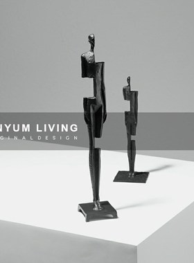 现代轻奢玄关展厅样板间创意铸铁金属人物雕塑摆件高级Z感桌面摆