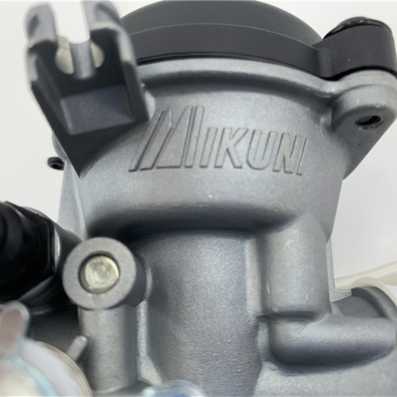 适用铃木王GS钻豹HJ125K-2 GN GX EN125-A/2A/3A真空膜化油器