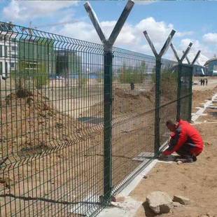 三角折弯市政护栏网绿色围墙防护栏低碳钢丝焊接网