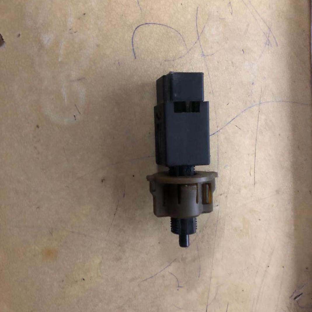 适用于北汽幻速S2/S3/S3LH2H3H3FS5H6离合器总泵分泵开关离合开关