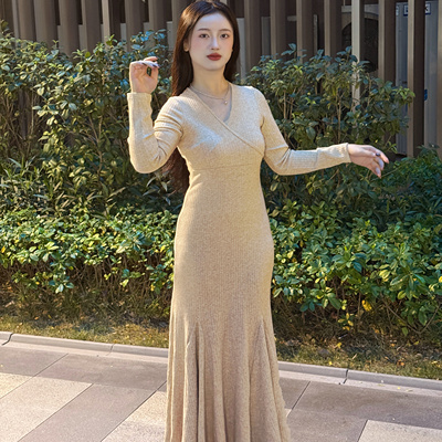 秋冬针织连衣裙女花生热步步生莲