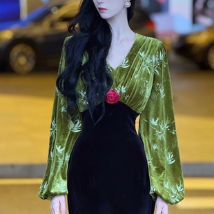 秋冬裙子设计拼接丝绒鱼尾连衣裙2025新款中式灯笼袖长裙绿玉思念