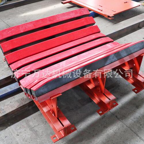 皮带缓冲床耐磨阻燃分子缓冲滑条输送机角度可调节抗静电缓冲床