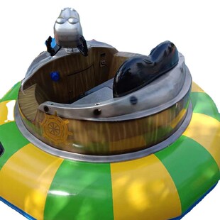 无顶棚室内碰碰船可对战喷水打水仗碰碰船电动碰碰船各种水面公园
