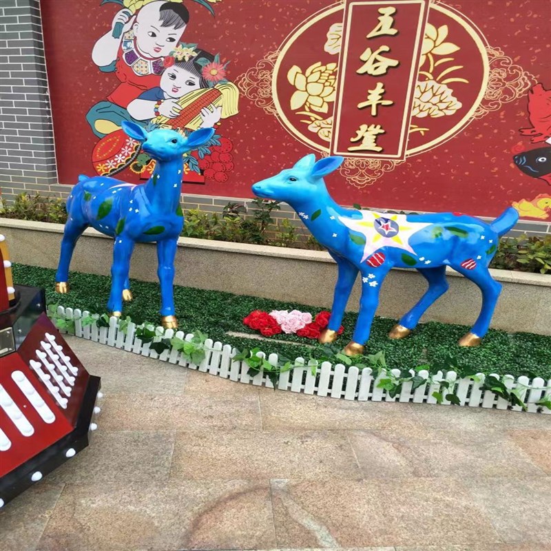 厂家直销玻璃钢彩绘小鹿公园广场雕塑仿真户外景观梅花鹿动物摆件