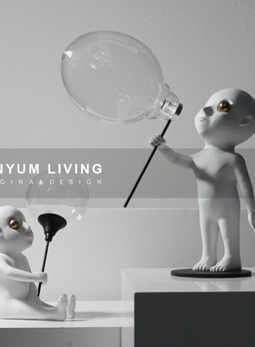 简约现代轻e奢白色创意艺术软装饰品小人物雕塑吹泡泡样板房间摆