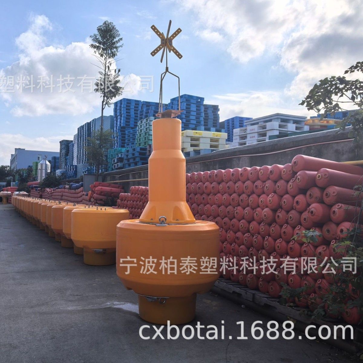 聚氨酯发泡浮标 1.5米直径塑料易安装饮水区隔离围栏浮标