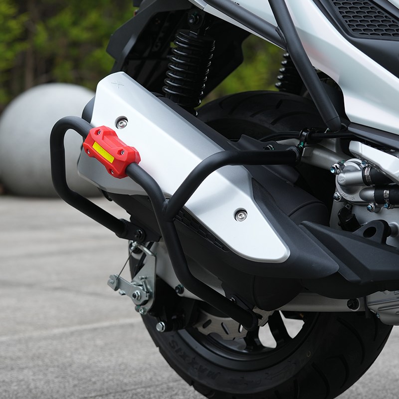 适用三阳巡弋400排气管护杠XS400T改装消声器防摔杠消音保险杠