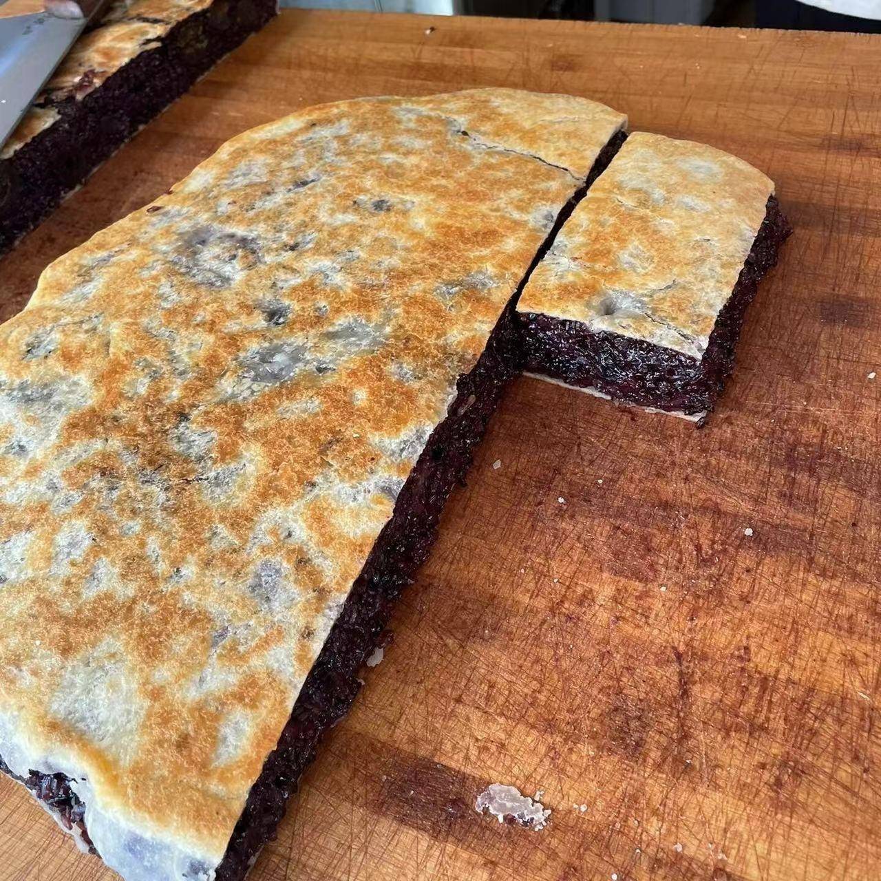 淄博八大局紫米饼山东特产紫薯芋泥夹心紫米糕糯叽叽紫米馅饼美食