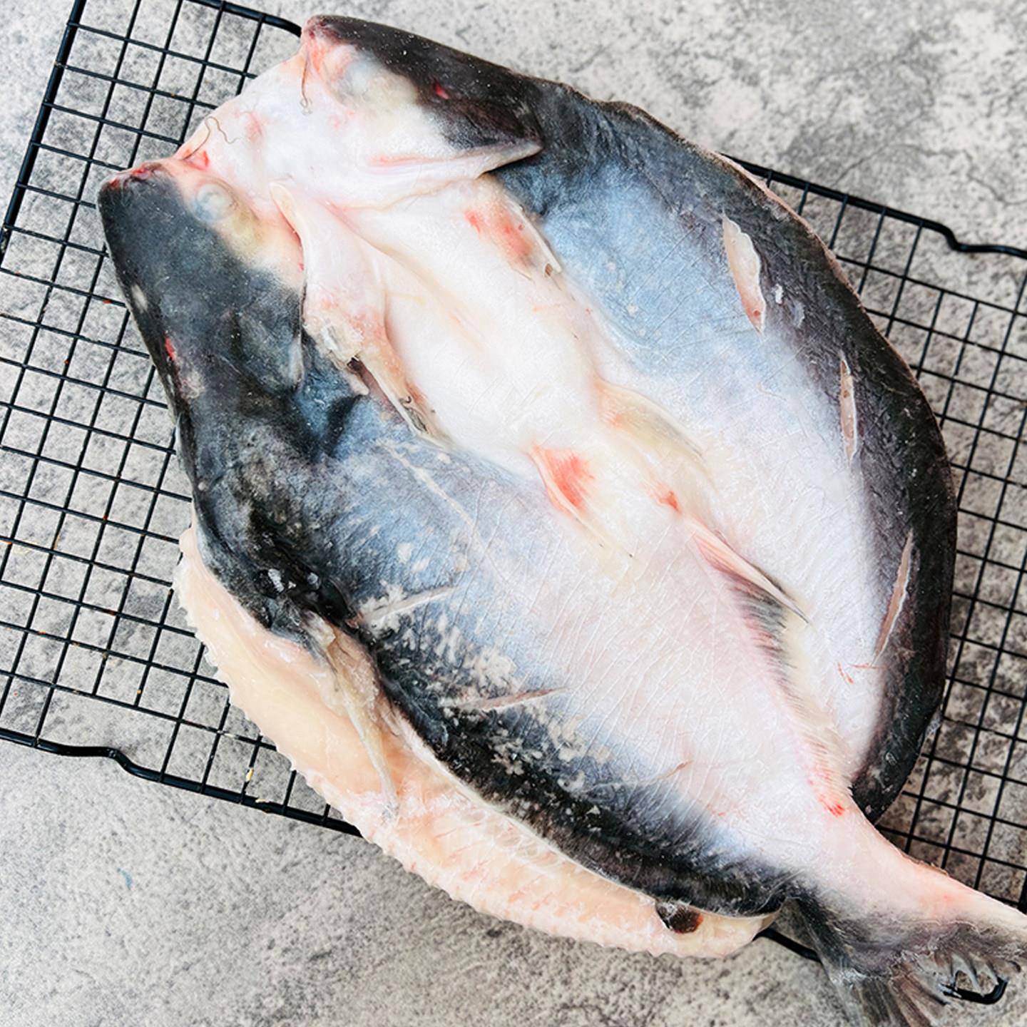 新品厨总管开背腌制湄公鱼无刺新鲜巴沙鱼凌波鱼整条烤鱼半成品纸